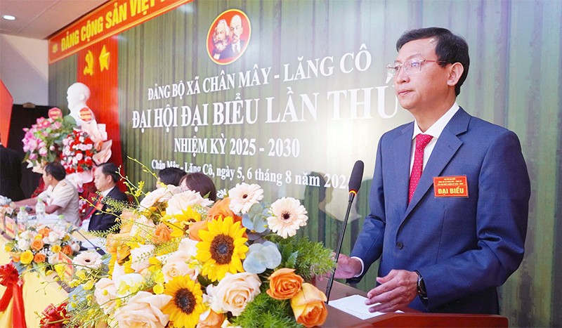 Bí thư Đảng ủy xã Chân Mây – Lăng Cô Lưu Đức Hoàn phát biểu khai mạc Đại hội Bí thư Đảng ủy xã Chân Mây – Lăng Cô Lưu Đức Hoàn phát biểu khai mạc Đại hội