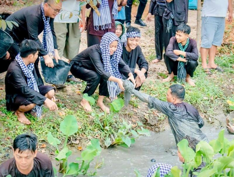 Các trò chơi dân gian Nam Bộ mang đến cho du khách phút giây vui tươi, gắn kết.