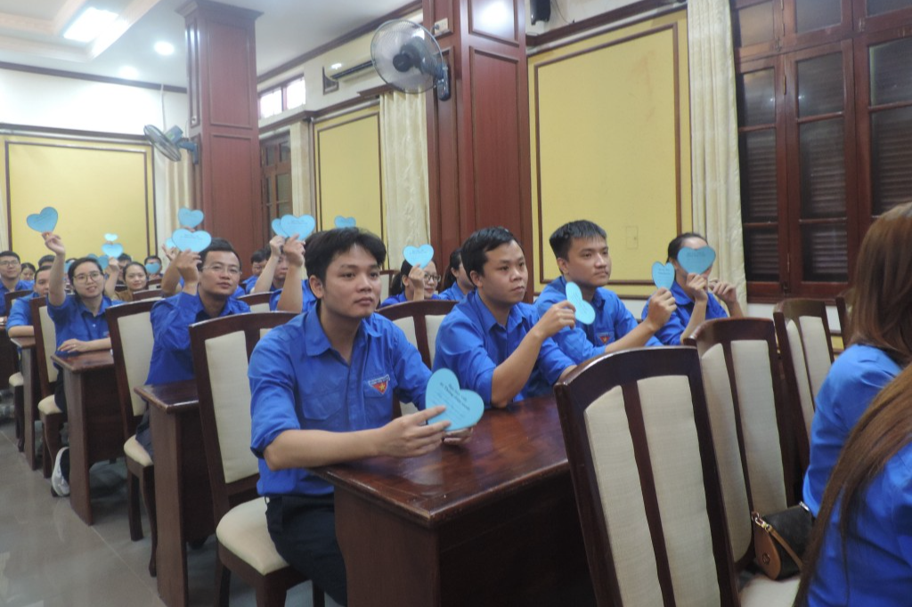 Đoàn viên, thanh niên Ủy ban Nhân dân thành phố Hà Nội chia sẻ thông điệp bảo vệ môi trường Đoàn viên, thanh niên Ủy ban Nhân dân thành phố Hà Nội chia sẻ thông điệp bảo vệ môi trường