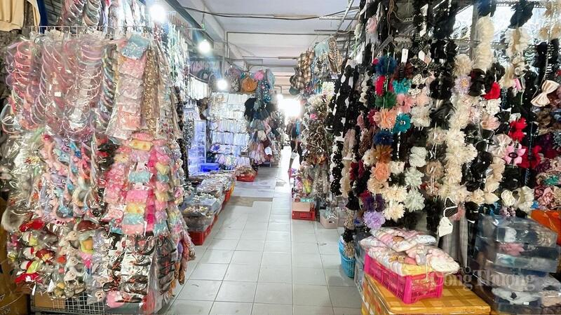 Chợ truyền thống tại Cần Thơ ngày càng vắng khách.