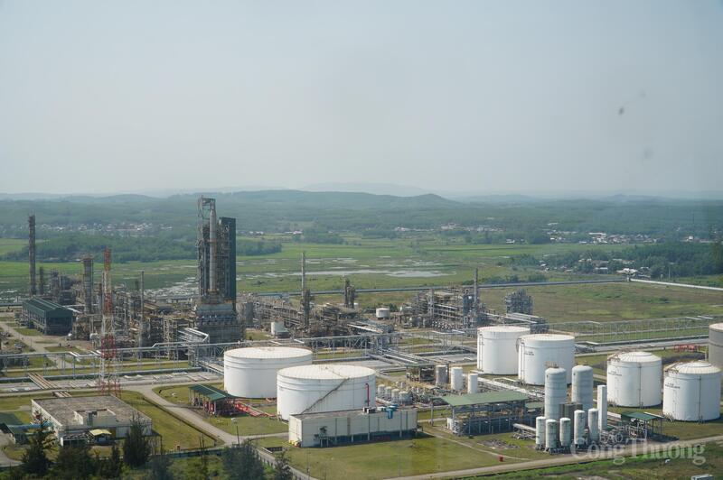 Sản xuất công nghiệp tỉnh Quảng Ngãi sau sáp nhập tiếp tục duy trì đà tăng trưởng, các mặt hàng chủ lực như lọc dầu, thép, đường RE tăng mạnh