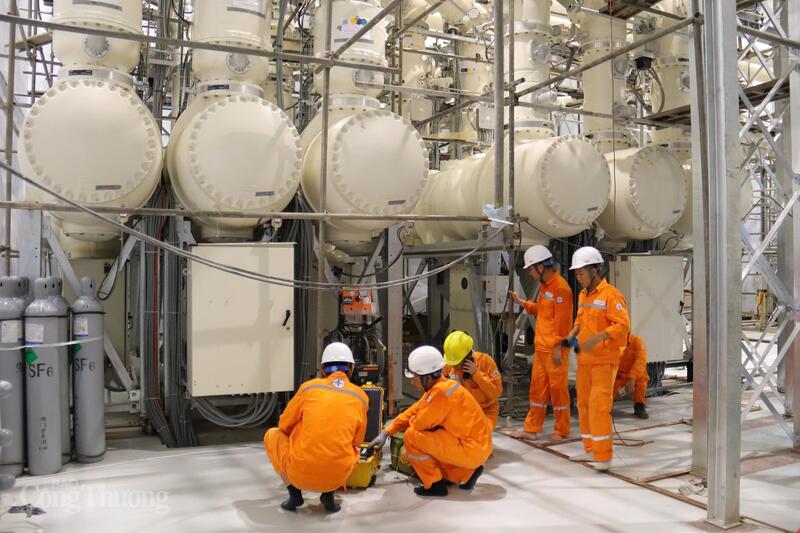 Khu vực trạm GIS 500kV đang gấp rút thi công. Ảnh: Thanh Tuấn