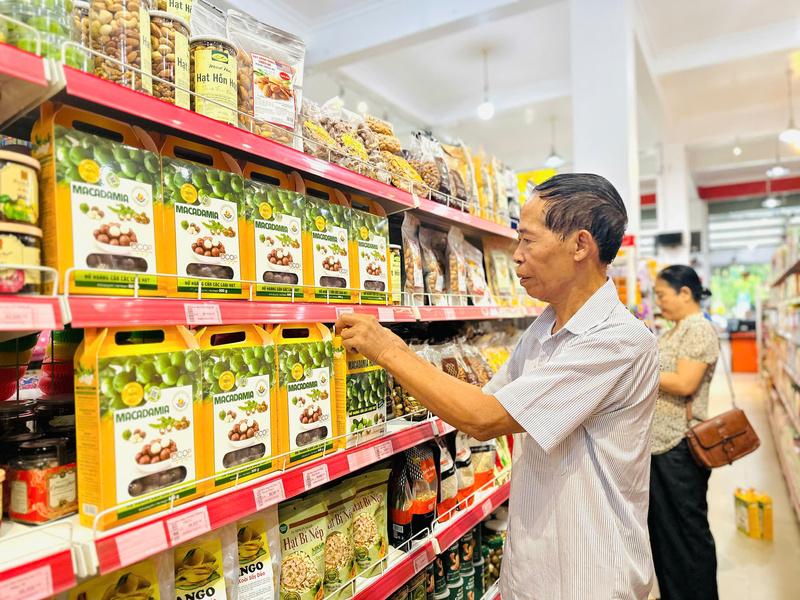 Hiện nhiều doanh nghiệp tâm lý ngại thay đổi, thiếu đầu tư vào xúc tiến thương mại số, dẫn đến phụ thuộc vào các kênh truyền thống. Ảnh: Đỗ Nga