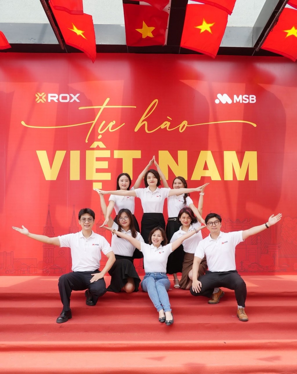 Check-in cùng bức tường Tự hào Việt Nam trên đường Nguyễn Chí Thanh Check-in cùng bức tường Tự hào Việt Nam trên đường Nguyễn Chí Thanh