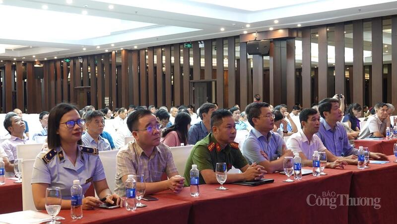 Các đại biểu tham gia hội nghị