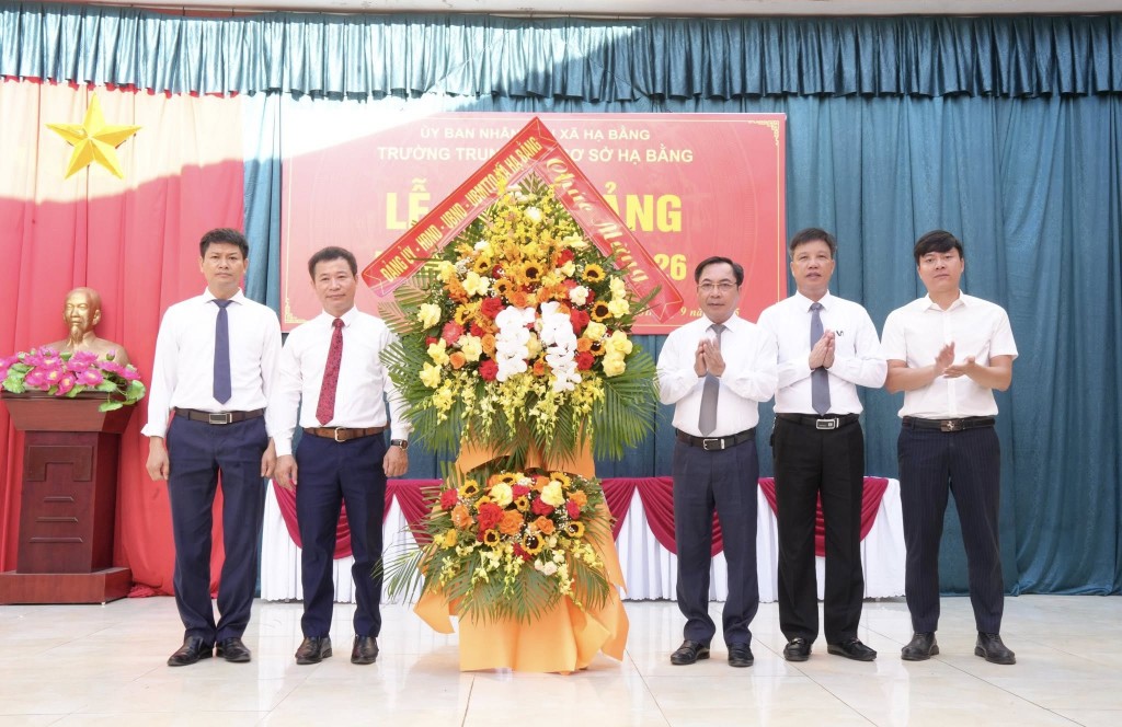 Hơn 10.000 học sinh xã Hạ Bằng hân hoan bước vào năm học mới Hơn 10.000 học sinh xã Hạ Bằng hân hoan bước vào năm học mới