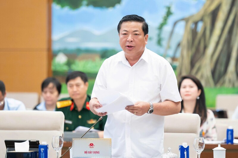 Bộ trưởng Bộ Xây dựng Trần Hồng Minh phát biểu.