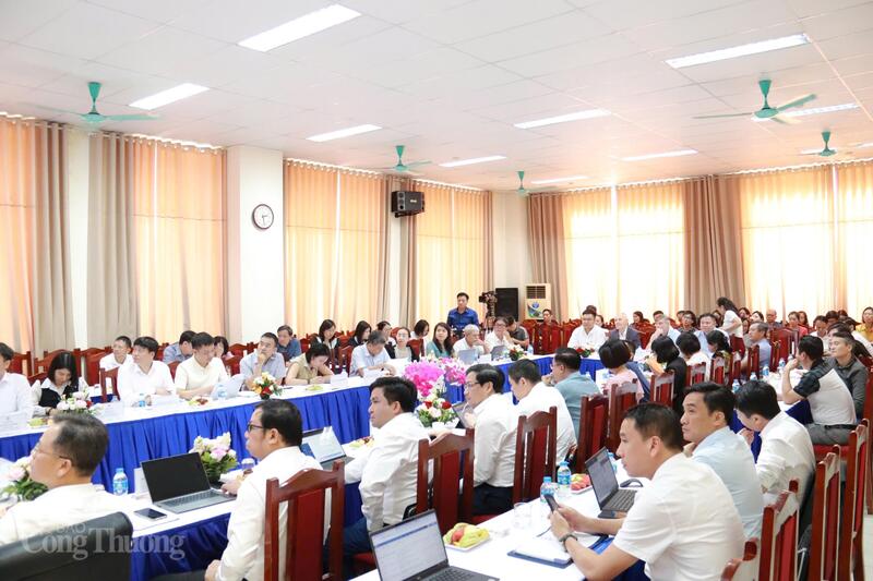 Quang cảnh hội thảo