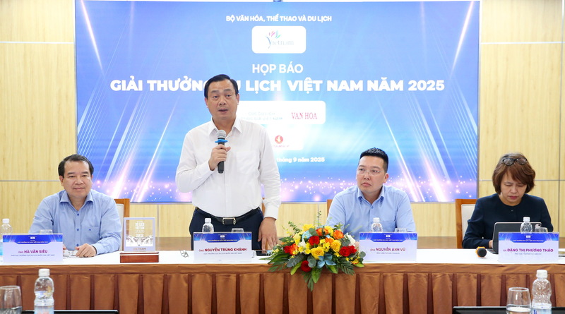 Ban tổ chức thông tin về Giải thưởng Du lịch Việt Nam năm 2025. Ảnh: Trần Huấn