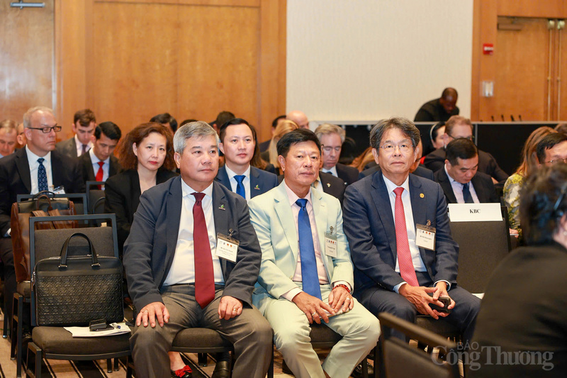 Đại diện một số doanh nghiệp Việt Nam tham dự Tọa đàm giữa Chủ tịch nước Lương Cường với doanh nghiệp lớn Hoa Kỳ.