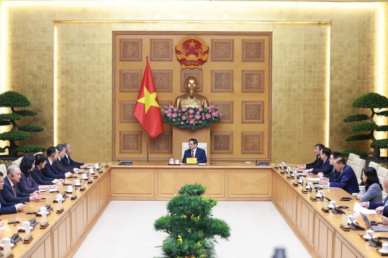 Thủ tướng Phạm Minh Chính tiếp đồng chí Lâm Vũ, Ủy viên Trung ương Đảng, Bí thư Tỉnh ủy, Chủ nhiệm Ủy ban thường vụ Đại hội đại biểu nhân dân tỉnh Sơn Đông, Trung Quốc - Ảnh: VGP/Nhật Bắc