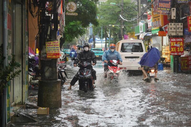 Nhiều tuyến trên địa bàn phường Thanh Xuân ngập cục bộ.