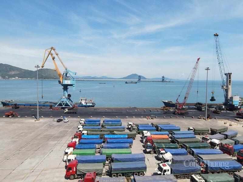 Nhiều lợi thế tiềm năng của tỉnh chưa được khơi thông, nhất là lợi thế về cảng nước sâu. Ảnh: Phúc Sơn