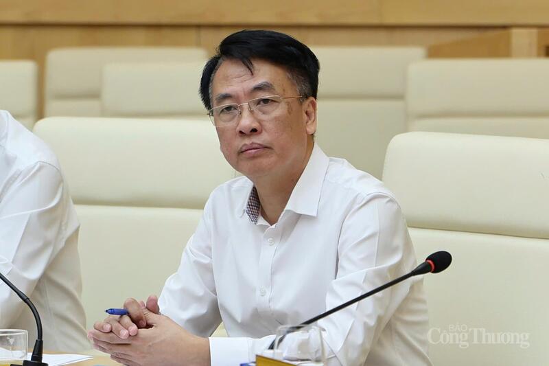 Ông Nguyễn Việt Tấn, Phó Cục trưởng Cục Đổi mới sáng tạo, chuyển đổi xanh và Khuyến công