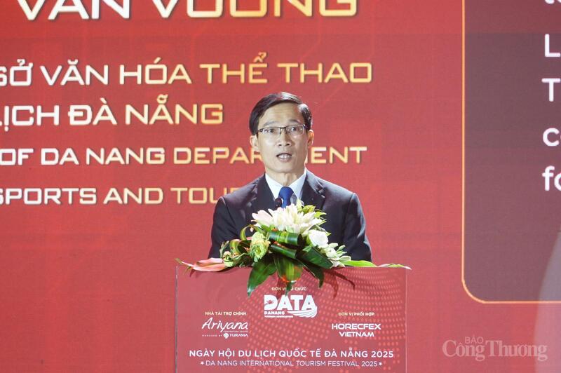 Ông Tán Văn Vương, Phó Giám đốc Sở Văn hóa, Thể thao và Du lịch TP. Đà Nẵng phát biểu tại Lễ khai mạc