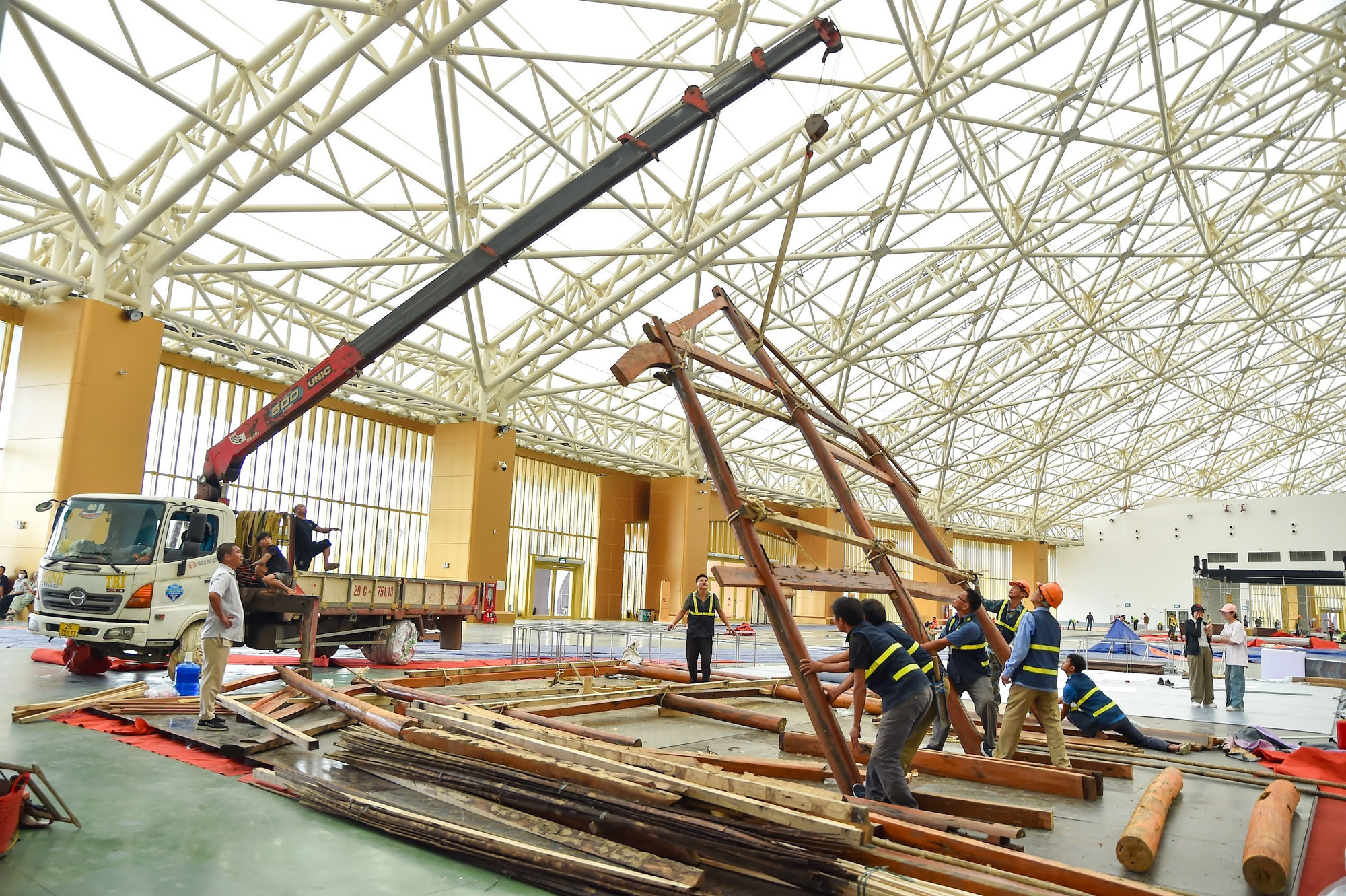 Trong thời gian rất ngắn đó, Ban Chỉ đạo, Ban tổ chức và các đơn vị đã làm việc khẩn trương, quyết liệt.