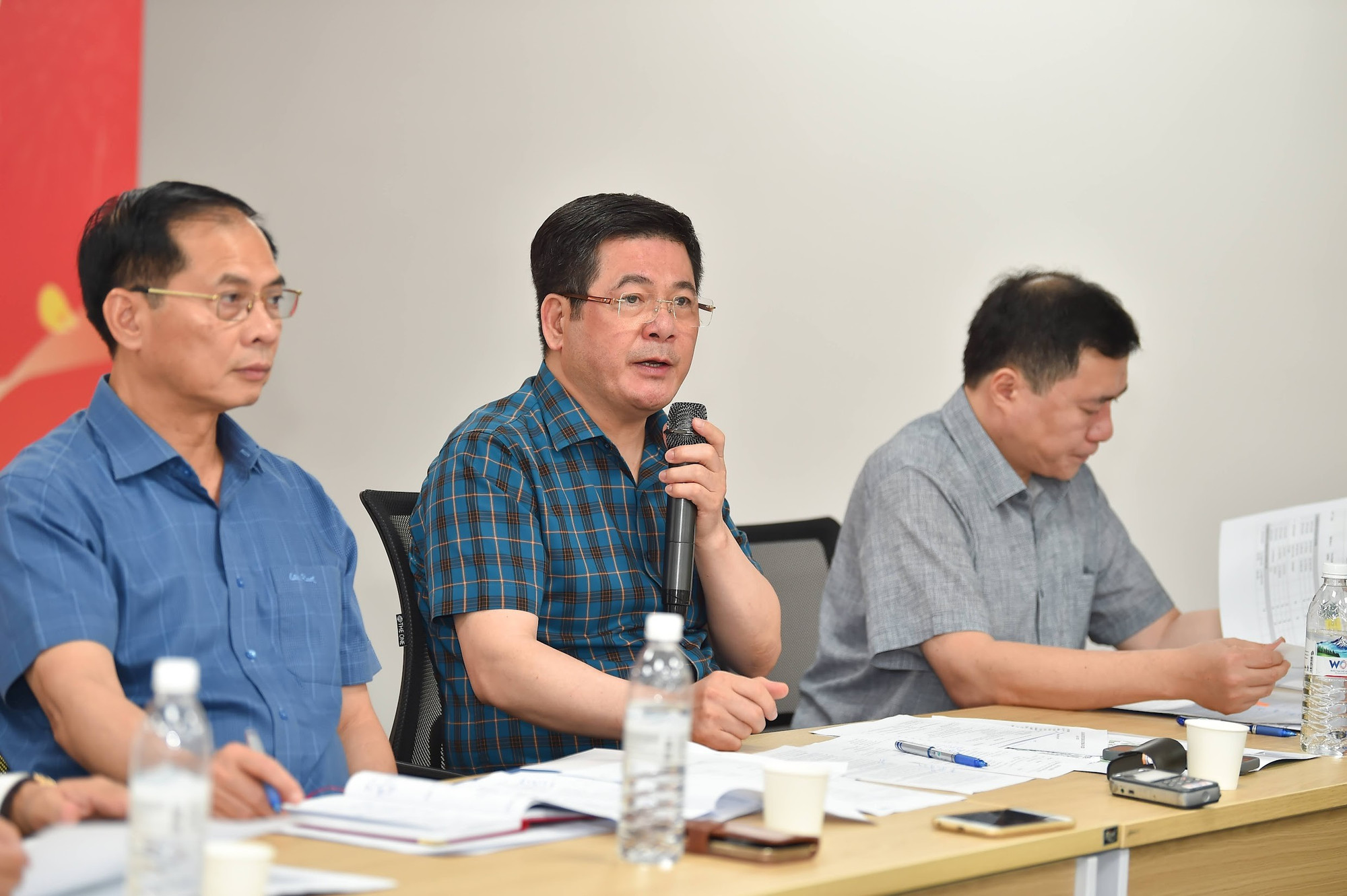 Bộ trưởng Công thương Nguyễn Hồng Diên - Phó Trưởng Ban chỉ đạo Hội chợ Mùa Thu 2025 báo cáo về tình hình tổ chức Hội chợ Mùa Thu 2025 tính đến ngày 19/10/2025.