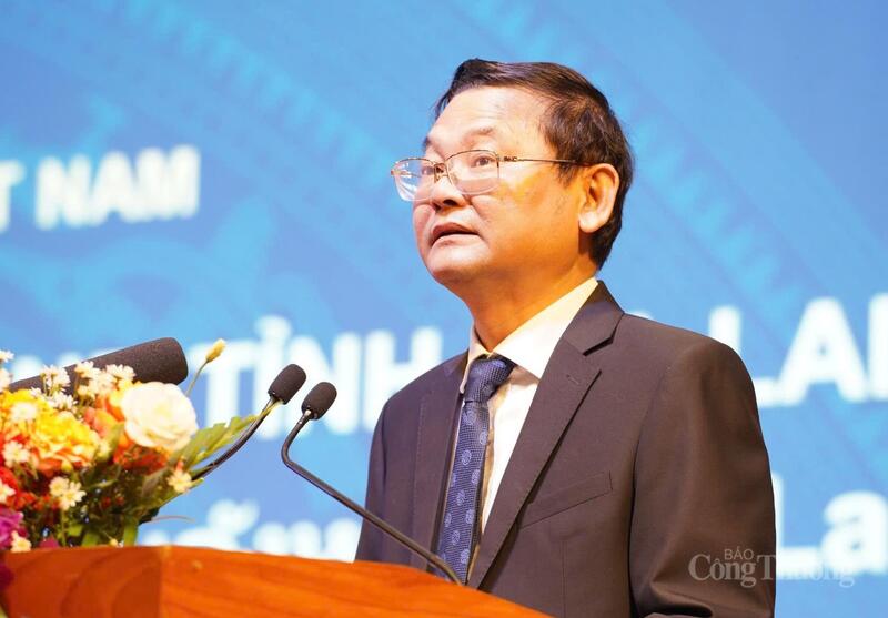 Ông Nguyễn Tự Công Hoàng, Phó Chủ tịch UBND tỉnh Gia Lai, Trưởng Ban Quản lý Khu tinh tế tỉnh phát biểu tại hội thảo.