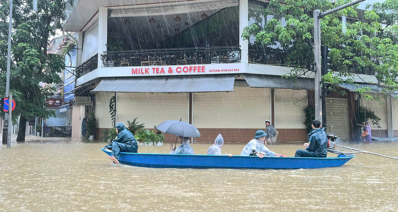 Theo tính toán, nếu không có sự cắt giảm lũ từ các hồ chứa, vùng hạ du thành phố Huế sẽ ngập sâu hơn. Ảnh: Nguyễn Tuấn