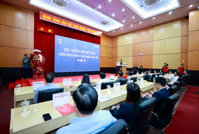 Quang cảnh buổi họp báo. Ảnh: Dũng Phương