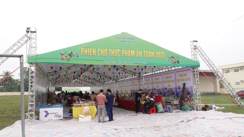 Phiên chợ sẽ diễn ra trong thời gian 2 ngày từ ngày 6/11/2025 đến ngày 7/11/2025, với nhiều sản phẩm như lương thực, thực phẩm; nông sản, lâm sản, thủy hải sản; đồ uống, thực phẩm chế biến, thực phẩm bảo vệ sức khỏe.