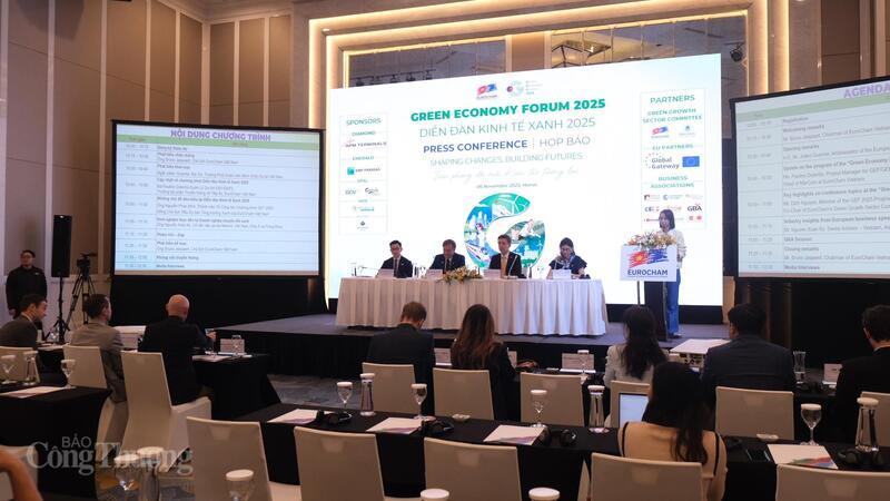 Toàn cảnh buổi họp báo