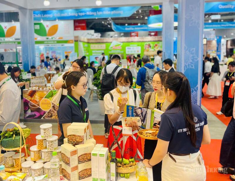 Tham gia Triển lãm Quốc tế Công nghiệp Thực phẩm Việt Nam 2025, tỉnh Gia Lai mang các sản phẩm đặc trưng của tỉnh như cà phê, hạt điều, macca...