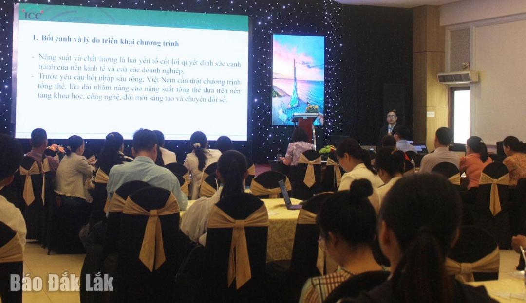 Quanh cảnh lớp tập huấn