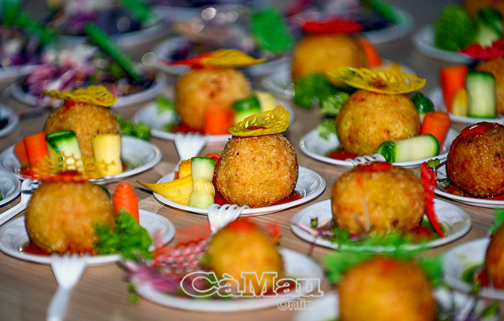 Món “Xôi cua” trông xinh xắn, đẹp mắt.