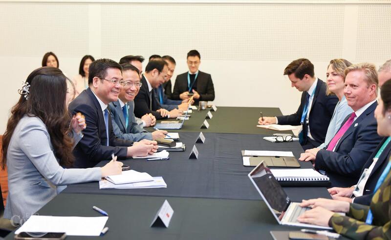 Buổi làm việc diễn ra trong không khí cởi mở và hợp tác. Ảnh: Nguyên Minh