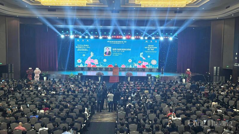 Các đại biểu tham dự diễn đàn