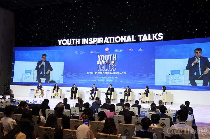 Phiên đối thoại với các đại diện trẻ tiêu biểu tại Việt Nam.