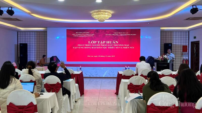 Lớp tập huấn phát triển nguồn nhân lực thương mại tại vùng đồng bào dân tộc thiểu số và miền núi. Ảnh: Hiền Mai