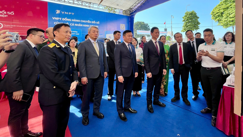 Đồng bộ chính sách và nguồn lực cho thí điểm chuyển đổi số hộ kinh doanh