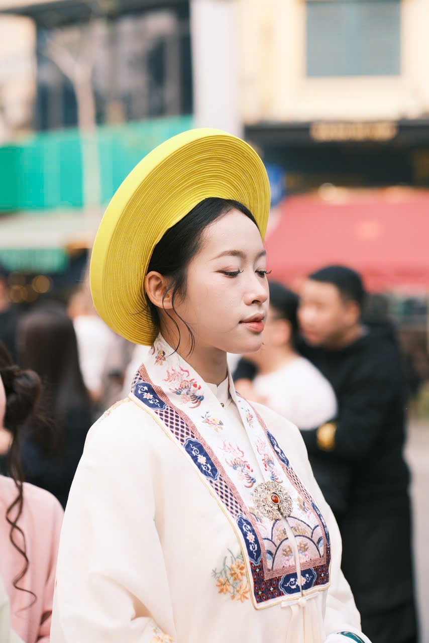 Người đẹp áo dài- HH Dân tộc Việt Nam Hiền Trang Người đẹp áo dài- HH Dân tộc Việt Nam Hiền Trang