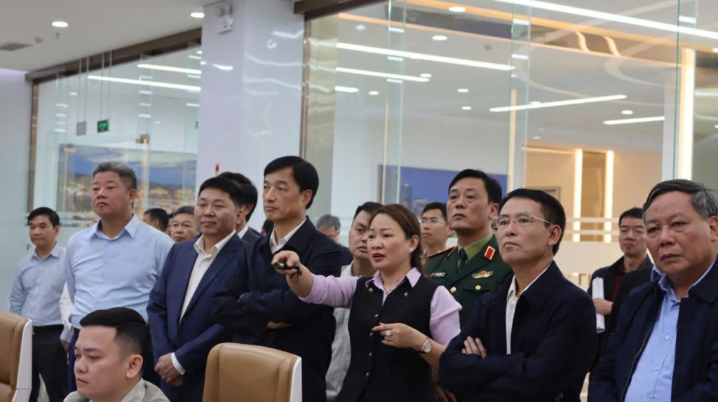 Chủ động khai thác lợi thế, phá vỡ