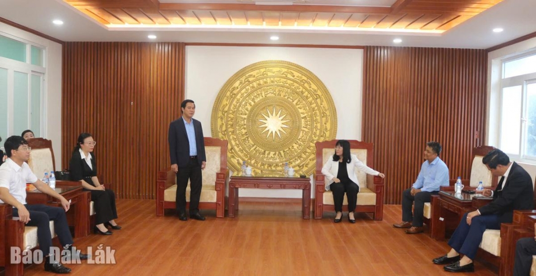 Đồng chí Lê Xuân Lợi, Phó Chủ tịch UBND tỉnh Bắc Ninh phát biểu tại buổi đến thăm.