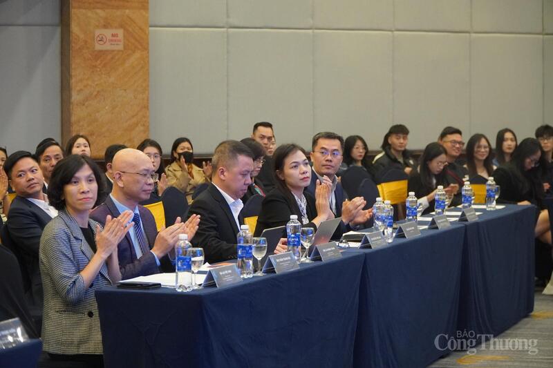 Các đại biểu tham dự diễn đàn. Ảnh: Minh Trang.