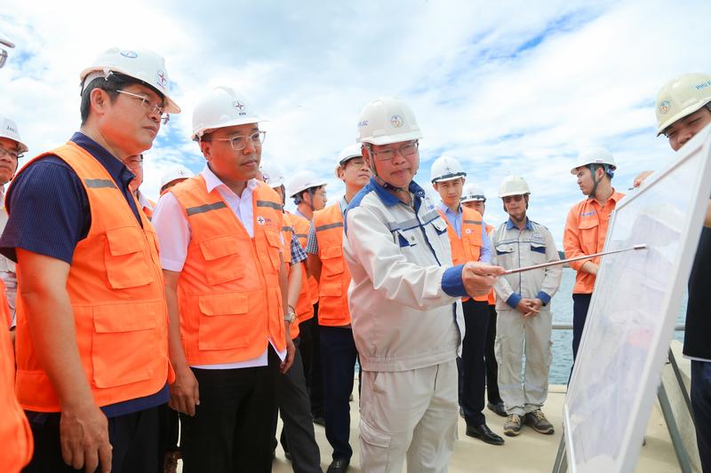 Thứ trưởng Nguyễn Hoàng Long khảo sát dự án Nhà máy Nhiệt điện Quảng Trạch I