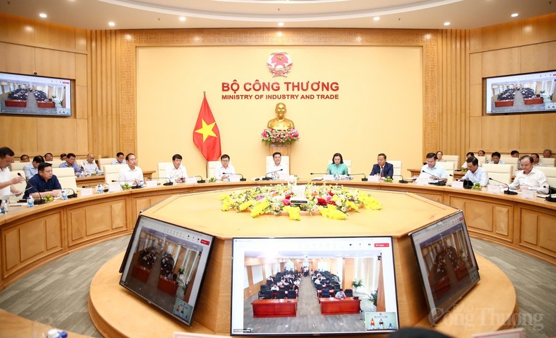 Bộ công Thương tổ chức Hội nghị làm việc giữa Ban Thường vụ Đảng ủy, lãnh đạo Bộ với các Sở công Thương, chi cục Quản lý thị trường các tỉnh, thành phố trực thuộc Trung ương về việc sắp xếp, tổ chức bộ máy chính quyền địa phương hai cấp