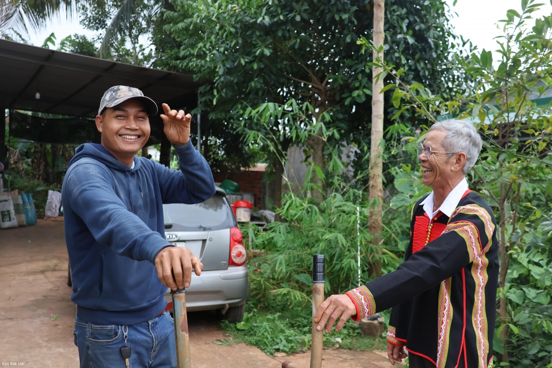 nên ông Y Jắk Kbuôr (SN 1958), buôn Knia 1,
