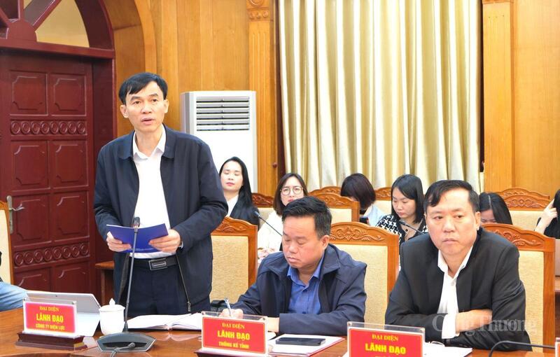 Ông Bạch Hồng Quân, Phó Giám đốc Công ty Điện lực Bắc Ninh thông tin về công tác cấp điện và đầu tư hạ tầng lưới điện trên địa bàn tỉnh