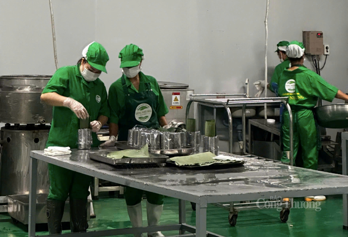 Khu vực làm sạch và sơ chế nguyên liệu của Hợp tác xã Sáng Nhung.