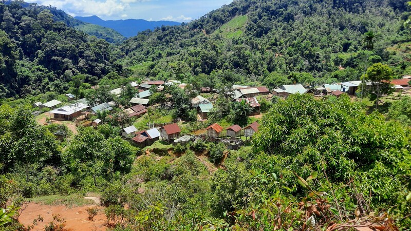 Thôn Tu thôn với 238 hộ dân vẫn đang gặp nhiều khó khăn khi chưa có điện lưới quốc gia. Ảnh: Nguyễn Dương