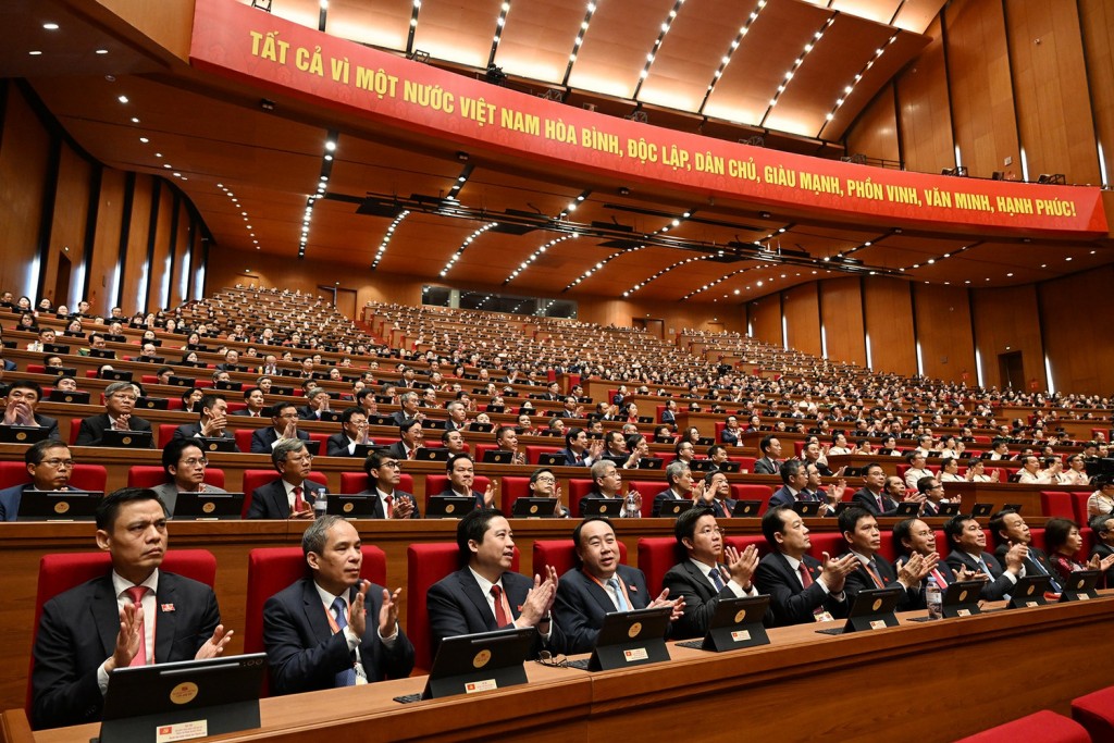 Tiếp tục đổi mới mạnh mẽ phương thức lãnh đạo, cầm quyền của Đảng