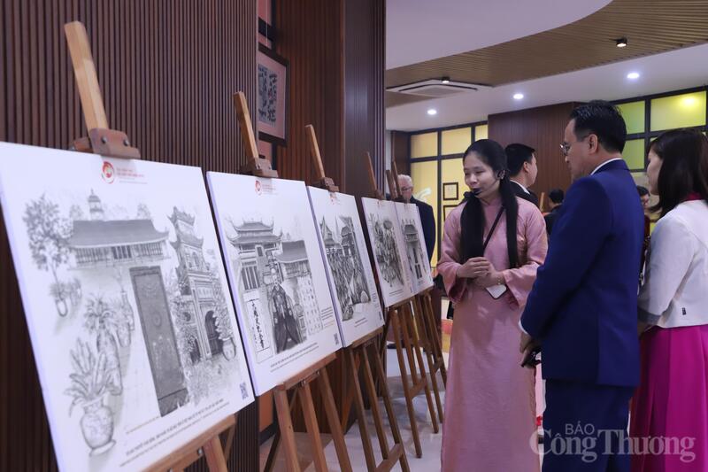 Lễ ra mắt không gian thu hút sự quan tâm của đông đảo đại biểu. Ảnh: Hoa Quỳnh