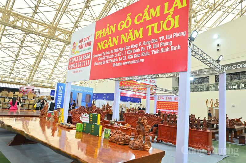 Anh Hà Tú Anh, đại diện Tập đoàn Hà Anh cho biết, hội chợ là cơ hội lớn để doanh nghiệp quảng bá năng lực và khẳng định vị thế trên thị trường