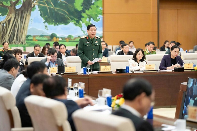 Thứ trưởng Bộ Quốc phòng Nguyễn Văn Gấu thông tin về tình hình triển khai công tác bầu cử.