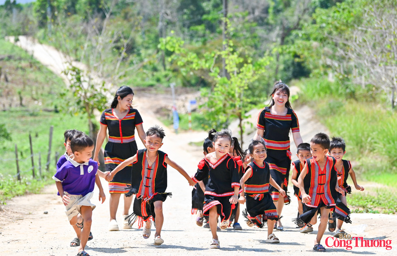 Từ nay, các em nhỏ dân tộc Giẻ Triêng đã có trường mới, lớp mới khang trang sạch sẽ. Hy vọng thay đổi môi trường học tập sẽ mang lại những giá trị tốt đẹp cho người dân vùng sâu, vùng xa.