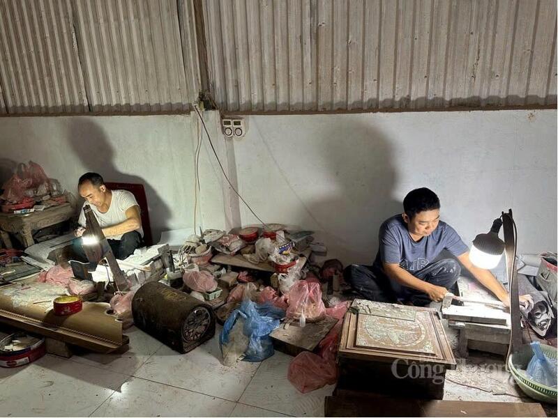 Mùa cáo điểm, áp lực công việc tăng vì lượng công nhân ít. Ảnh: Dương Thảo